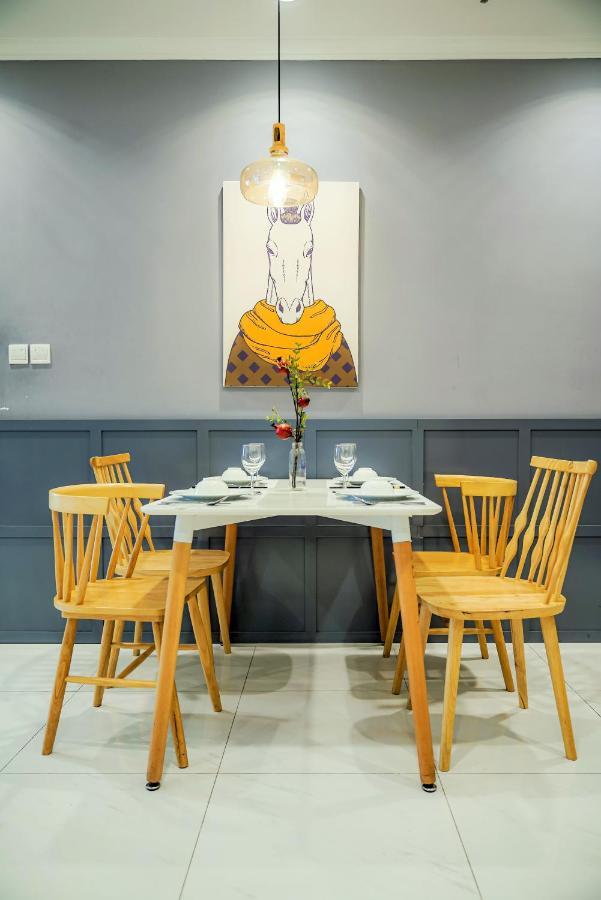 Moxy Hcmc Aparts - Vinhomes Central Park, Ice Rink Ho Si Minh-város Kültér fotó